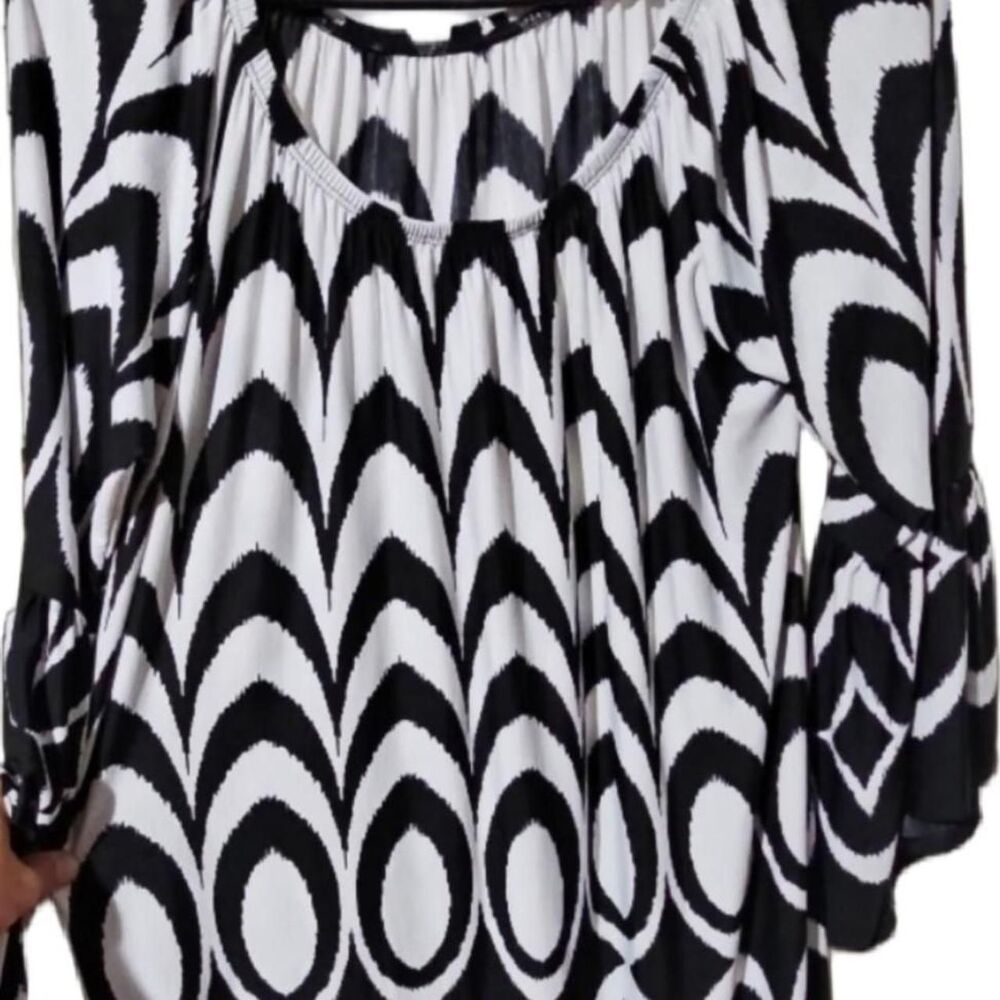 Unbranded Women's Black and White Blouse